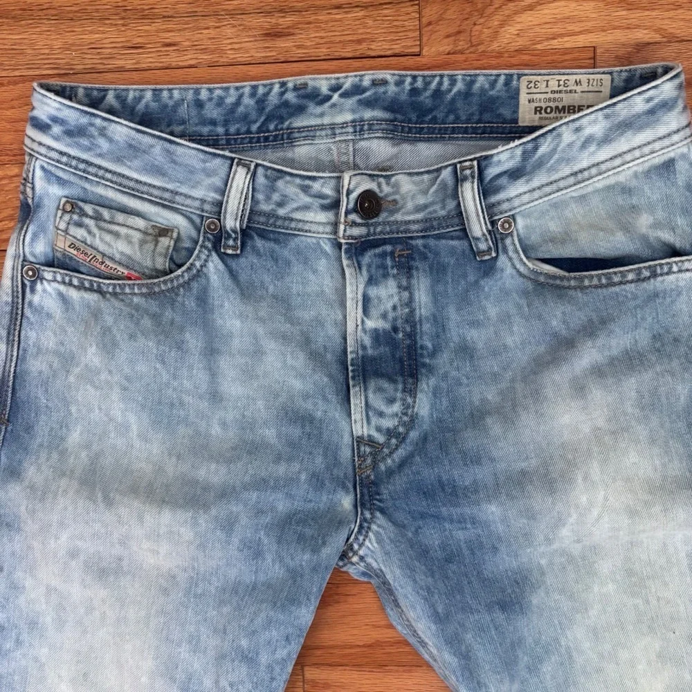 Diesel Rombee Regular Slim-Carrot Light Blue Acid Wash Jeans Mens 31x30 0880I
